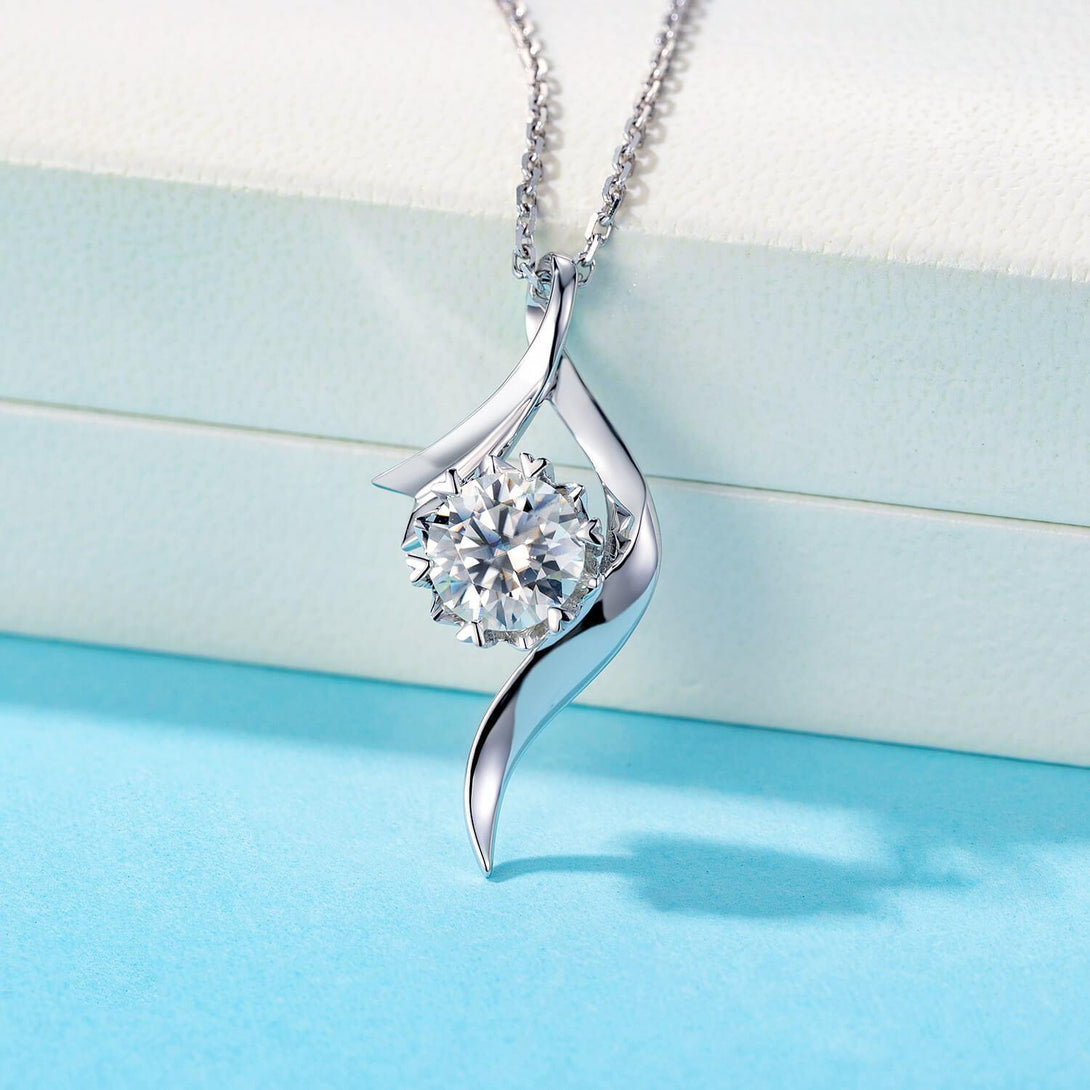 18K Gold Snowflake Six Prong Moissanite Necklace - ReadYourHeart