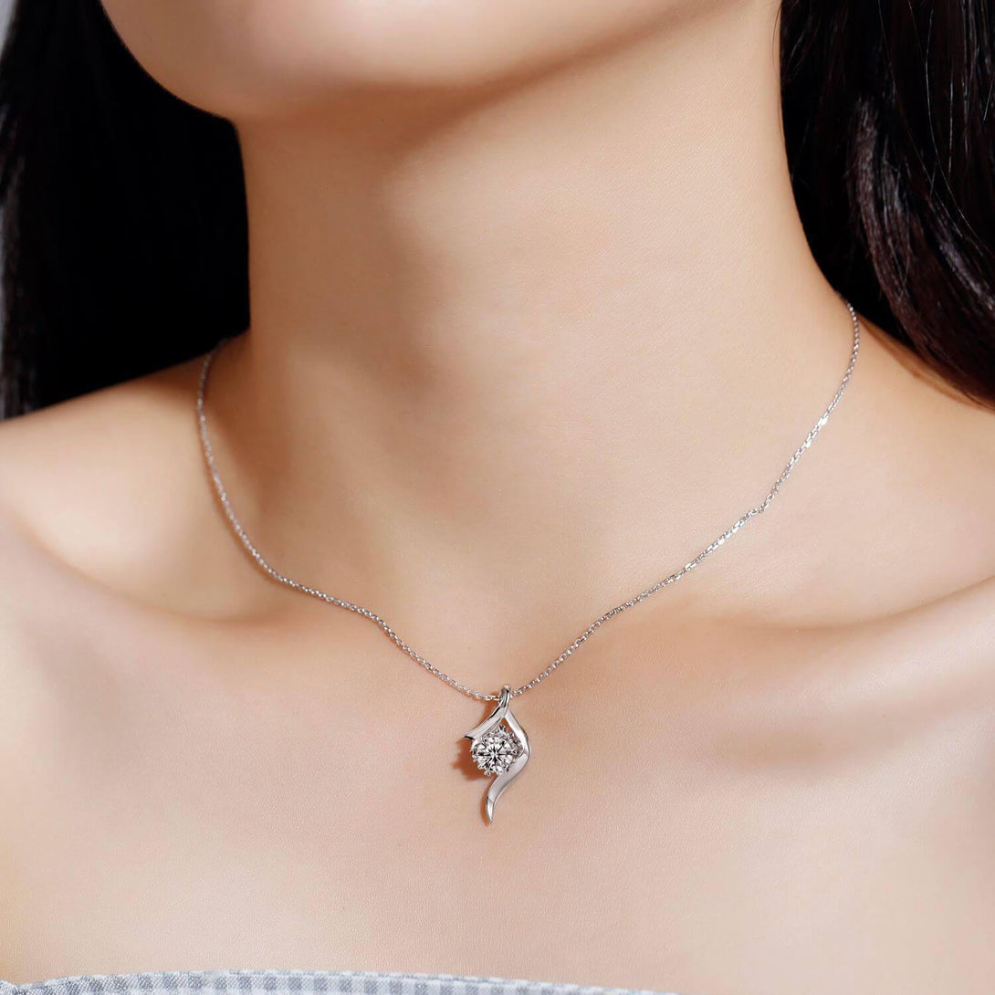 18K Gold Snowflake Six Prong Moissanite Necklace - ReadYourHeart