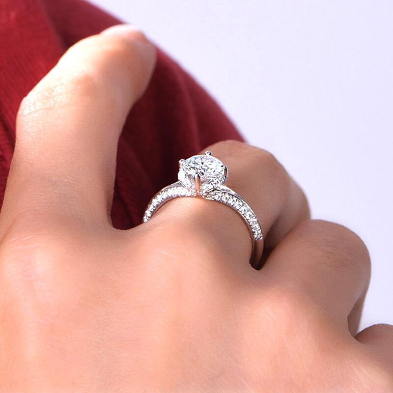 D color moissanite 18K gold luxury flower bud wedding band Ring - ReadYourHeart
