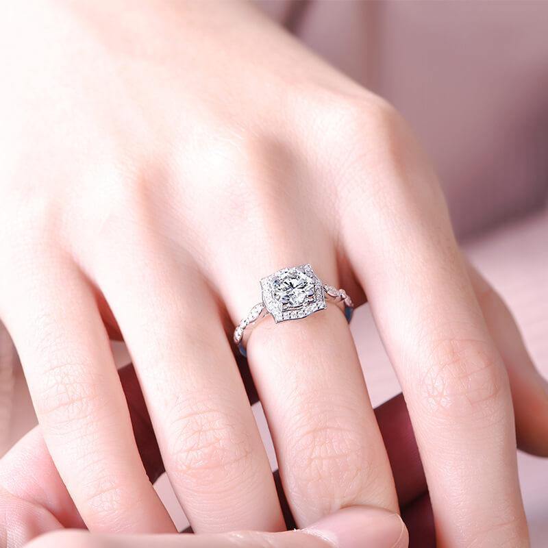 D color moissanite 18K gold luxury flower wedding band Ring - ReadYourHeart