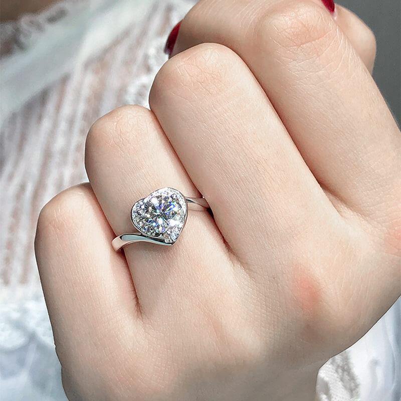 Moissanite heart-shaped surround sterling silver wedding ring - ReadYourHeart,RRW-M43A